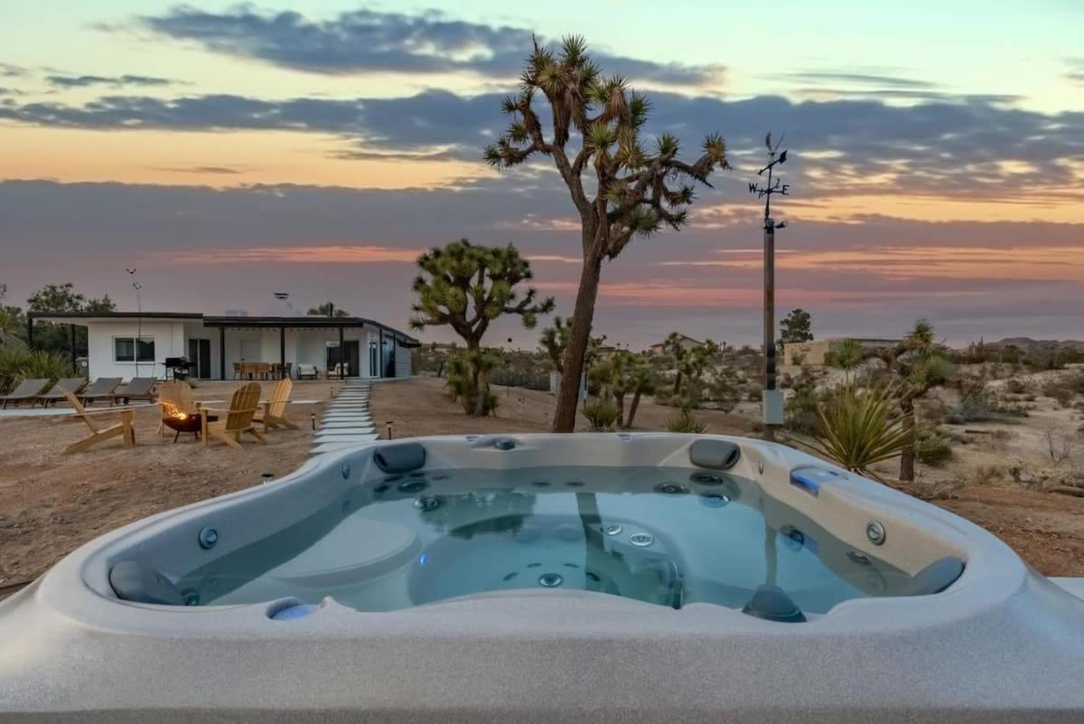 Kinetic House-Joshua Trees Sculptures Cowboy Pool Villa Yucca Valley Exterior photo