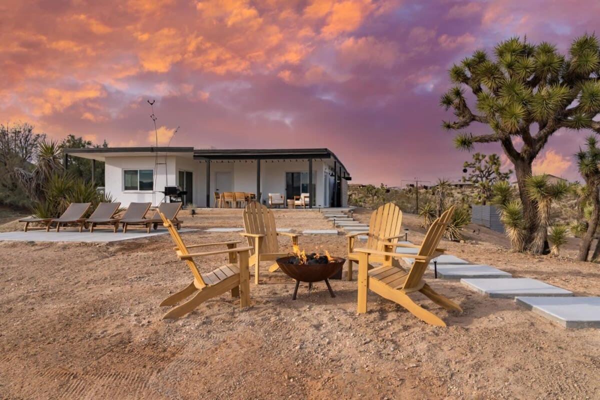 Kinetic House-Joshua Trees Sculptures Cowboy Pool Villa Yucca Valley Exterior photo